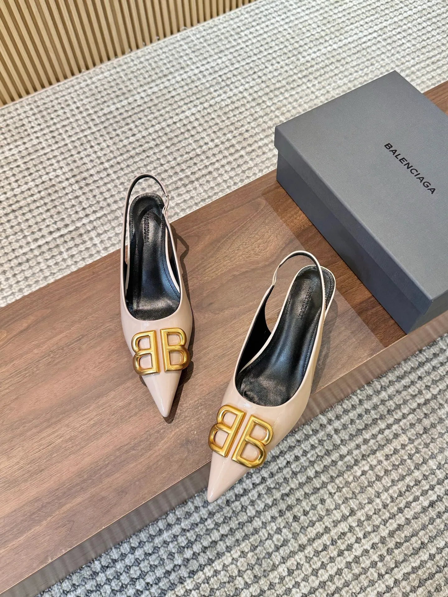 👟👟Ex-factory price 420👟👟 Genuine leather sole +30 BALENCIAGA 25th spring and summer new products Code number: 35-42